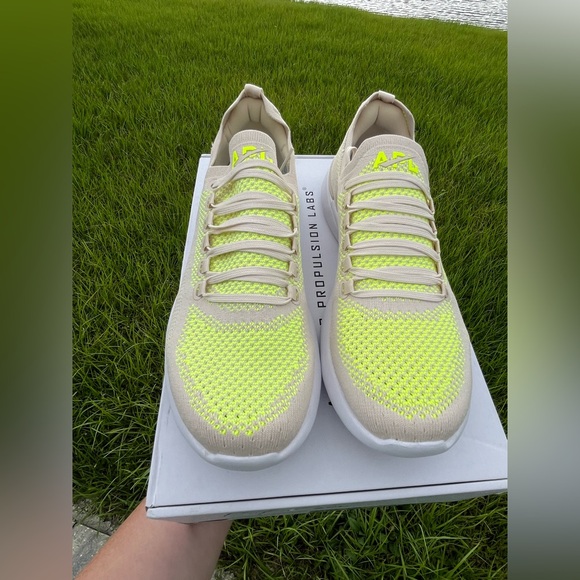 NWT APL Techloom Breeze Sneakers Sizes Womans 8.5 & 9/Mens Sizes 7 & 7.5 - Picture 3 of 14